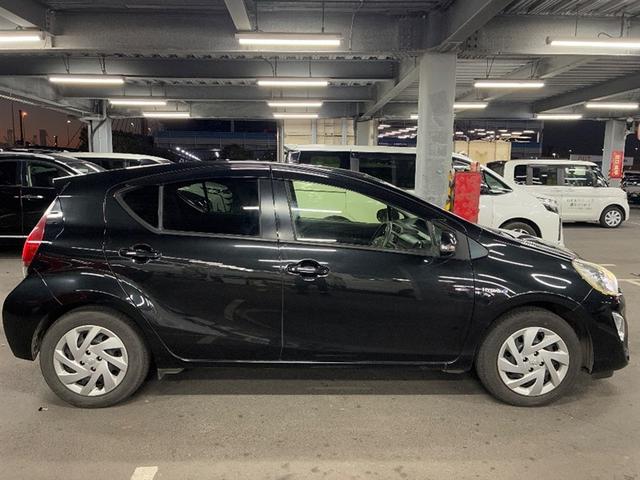 アクア Ｇ　バックモニタ　セキュリティー　デュアルエアバック　ナビＴＶ　ＬＥＤ　パワーウィンドウ　地デジ　ＥＳＣ　ＡＴエアコン　ＡＢＳ　パワーステアリング　オートクルーズ　運転席エアバッグ　ＤＶＤ再生機能　ＥＴＣ（3枚目）