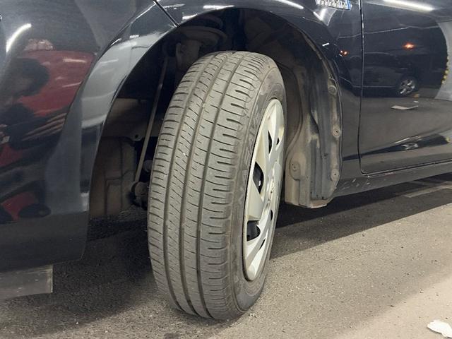 アクア Ｇ　バックモニタ　セキュリティー　デュアルエアバック　ナビＴＶ　ＬＥＤ　パワーウィンドウ　地デジ　ＥＳＣ　ＡＴエアコン　ＡＢＳ　パワーステアリング　オートクルーズ　運転席エアバッグ　ＤＶＤ再生機能　ＥＴＣ（15枚目）