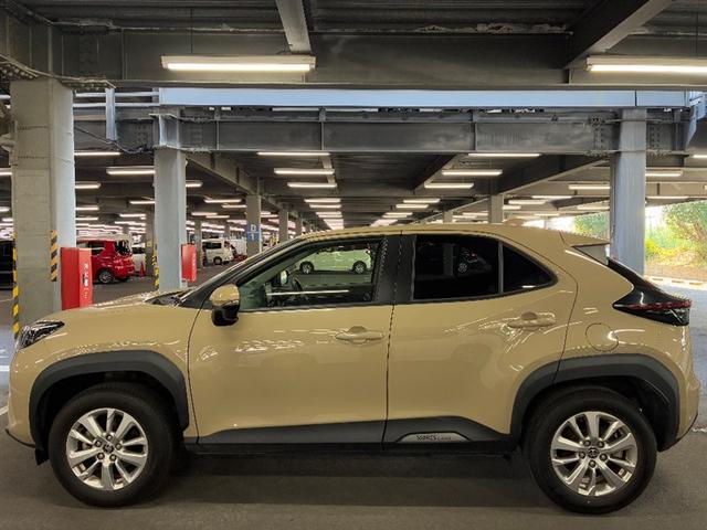 ヤリスクロス Ｇ　衝突軽減装置　ＥＳＣ　サイドエアバッグ　Ａクルコン　盗難防止装置　アルミ　オートエアコン　スマートキー　寒冷地仕様　バックカメラ　４ＷＤ　ＡＢＳ　キーレス　ＥＴＣ　ミュージックプレイヤー接続可（2枚目）