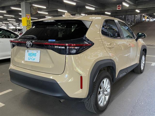 ヤリスクロス Ｇ　衝突軽減装置　ＥＳＣ　サイドエアバッグ　Ａクルコン　盗難防止装置　アルミ　オートエアコン　スマートキー　寒冷地仕様　バックカメラ　４ＷＤ　ＡＢＳ　キーレス　ＥＴＣ　ミュージックプレイヤー接続可（4枚目）