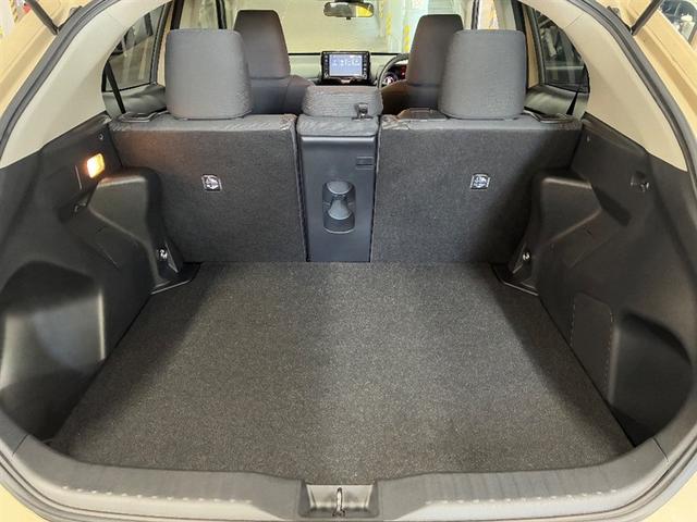 ヤリスクロス Ｇ　衝突軽減装置　ＥＳＣ　サイドエアバッグ　Ａクルコン　盗難防止装置　アルミ　オートエアコン　スマートキー　寒冷地仕様　バックカメラ　４ＷＤ　ＡＢＳ　キーレス　ＥＴＣ　ミュージックプレイヤー接続可（13枚目）