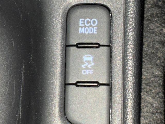 ヤリス Ｘ　ＰＣＳ　スマートキーシステム　元レンタカー　横滑り防止装置付き　ワイヤレスキー　バックガイドモニター　盗難防止　サイドエアバック　エアコン　Ｗエアバッグ　パワーウインドウ　ＥＴＣ付き　パワステ　ナビ（10枚目）