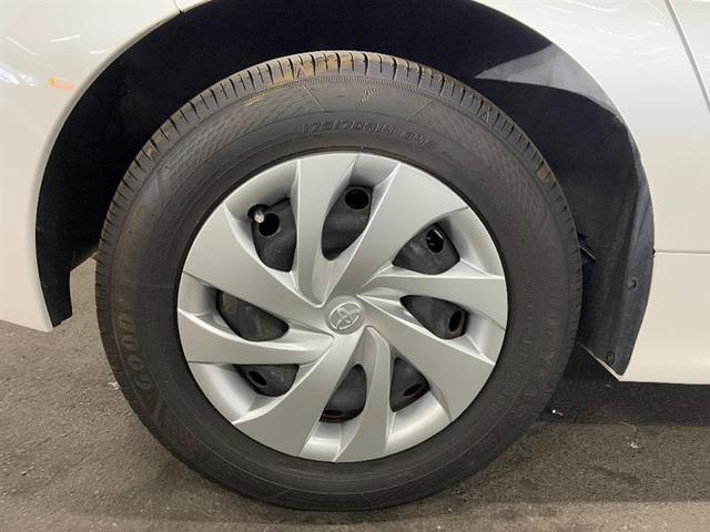 ヤリス Ｘ　ＰＣＳ　スマートキーシステム　元レンタカー　横滑り防止装置付き　ワイヤレスキー　バックガイドモニター　盗難防止　サイドエアバック　エアコン　Ｗエアバッグ　パワーウインドウ　ＥＴＣ付き　パワステ　ナビ（14枚目）