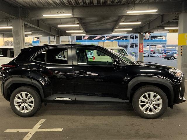 ヤリスクロス Ｇ　ＥＴＣ装備　リヤカメラ　スマートエントリー　イモビライザー　オートエアコン　アルミホイール　キーレス　パワーウィンドウ　クルコン　ＡＢＳ　ドライブレコーダー　エアバッグ　パワーステアリング（3枚目）