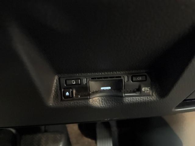 ヤリスクロス Ｇ　ＥＴＣ装備　リヤカメラ　スマートエントリー　イモビライザー　オートエアコン　アルミホイール　キーレス　パワーウィンドウ　クルコン　ＡＢＳ　ドライブレコーダー　エアバッグ　パワーステアリング（9枚目）