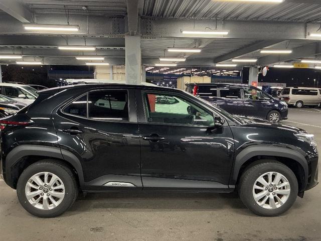 ヤリスクロス Ｇ　ＥＴＣ装備　リヤカメラ　スマートエントリー　イモビライザー　オートエアコン　アルミホイール　キーレス　パワーウィンドウ　クルコン　ＡＢＳ　ドライブレコーダー　エアバッグ　パワーステアリング（3枚目）