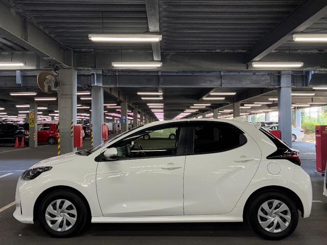 ヤリス ハイブリッドＸ　カーテンエアバッグ　イモビライザー　スマートキー＆プッシュスタート　バックモニター　ワイヤレスキー　ドラレコ　ＡＢＳ　ナビ　オートクルーズ　ミュージックプレイヤー接続可　Ｗエアバック　パワーウィンドウ（2枚目）