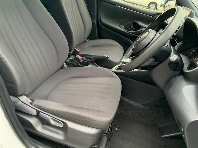 ヤリス Ｘ　ＰＣＳ　スマートキーシステム　元レンタカー　横滑り防止装置付き　ワイヤレスキー　バックガイドモニター　盗難防止　サイドエアバック　エアコン　Ｗエアバッグ　パワーウインドウ　ＥＴＣ付き　パワステ　ナビ（11枚目）