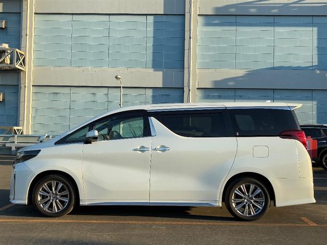 アルファード ２．５Ｓ　タイプゴールド　イモビ　バックモニタ－　ＬＥＤランプ　エアコン　ＤＶＤプレーヤー　横滑防止装置　アルミ　パワーウィンドウ　メディアプレイヤー接続　ＡＢＳ　キーレス　３列シート　メモリーナビ　エアバッグ　パワステ（2枚目）