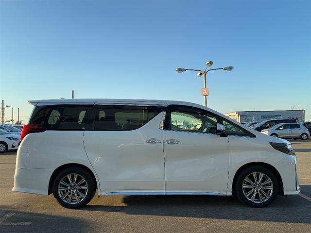 アルファード ２．５Ｓ　タイプゴールド　イモビ　バックモニタ－　ＬＥＤランプ　エアコン　ＤＶＤプレーヤー　横滑防止装置　アルミ　パワーウィンドウ　メディアプレイヤー接続　ＡＢＳ　キーレス　３列シート　メモリーナビ　エアバッグ　パワステ（3枚目）