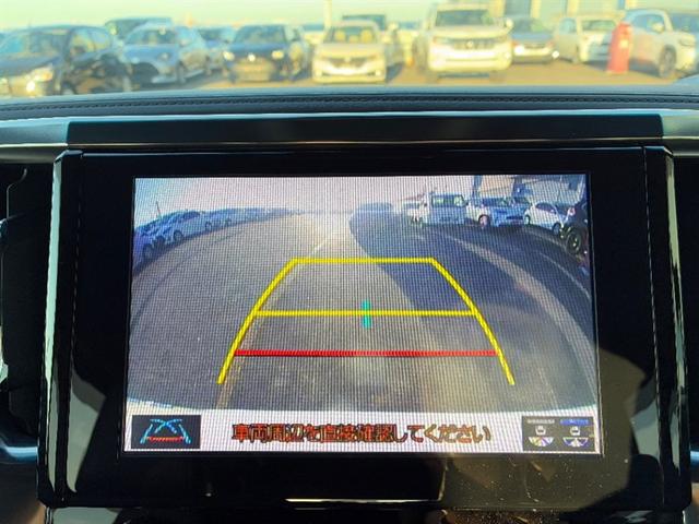 アルファード ２．５Ｓ　タイプゴールド　イモビ　バックモニタ－　ＬＥＤランプ　エアコン　ＤＶＤプレーヤー　横滑防止装置　アルミ　パワーウィンドウ　メディアプレイヤー接続　ＡＢＳ　キーレス　３列シート　メモリーナビ　エアバッグ　パワステ（7枚目）