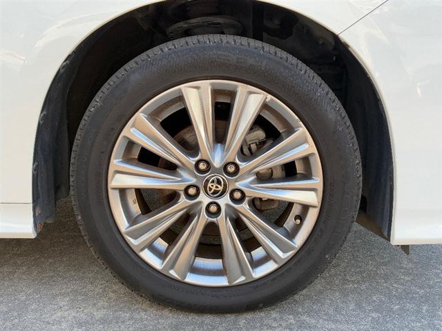 アルファード ２．５Ｓ　タイプゴールド　イモビ　バックモニタ－　ＬＥＤランプ　エアコン　ＤＶＤプレーヤー　横滑防止装置　アルミ　パワーウィンドウ　メディアプレイヤー接続　ＡＢＳ　キーレス　３列シート　メモリーナビ　エアバッグ　パワステ（14枚目）