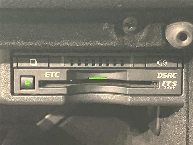 ＩＳ ＩＳ３５０　Ｆスポーツ　ハーフレザーシート　Ｂカメラ　盗難防止装置　電動シート　ＥＳＣ　ＡＢＳ　ＬＥＤヘッドライト　クルコン　ナビＴＶ　ＤＶＤ　キーレス　エアコン　スマートキー　エアバッグ　アルミホイール　メモリーナビ（10枚目）