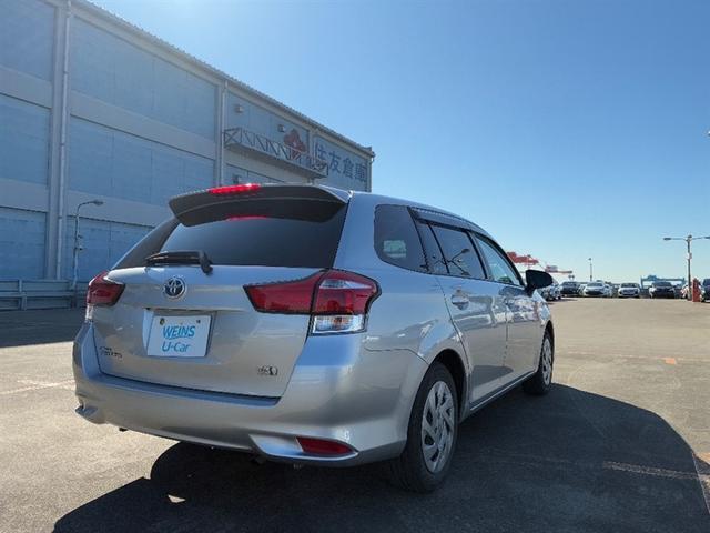 カローラフィールダー ハイブリッド EX スマートキー&プッシュスタート サイドエアバック Bモニター ワンセグ オートエアコン 横滑り防止装置 ナビTV ETC キーレス メモリーナビ ABS パワステ エアバッグ 盗難防止 AUX(3枚目)