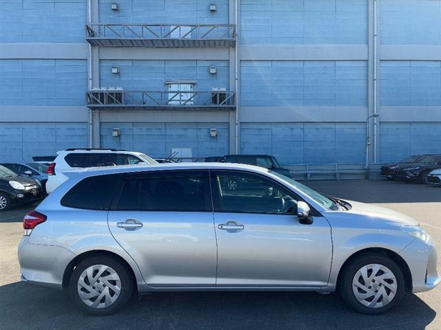 カローラフィールダー ハイブリッド EX スマートキー&プッシュスタート サイドエアバック Bモニター ワンセグ オートエアコン 横滑り防止装置 ナビTV ETC キーレス メモリーナビ ABS パワステ エアバッグ 盗難防止 AUX(4枚目)