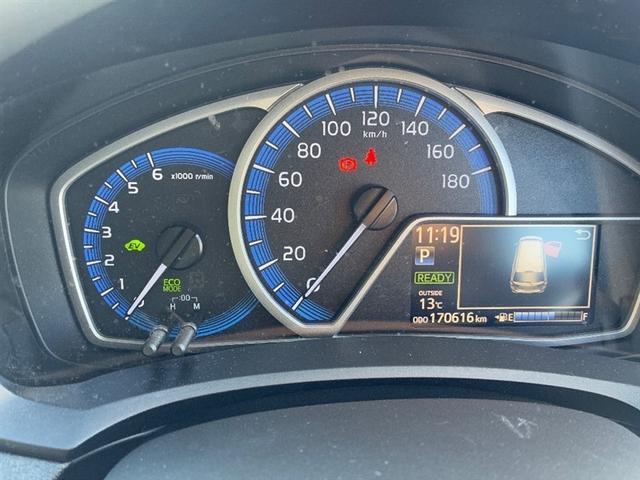 カローラフィールダー ハイブリッド EX スマートキー&プッシュスタート サイドエアバック Bモニター ワンセグ オートエアコン 横滑り防止装置 ナビTV ETC キーレス メモリーナビ ABS パワステ エアバッグ 盗難防止 AUX(8枚目)