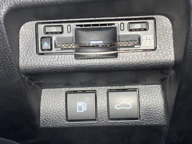 クラウンクロスオーバー Ｇアドバンスド・レザーパッケージ　ＴＳＳ　ハーフレザー　フルセグＴＶ　パワーシート　ＬＥＤヘッドライト　クルーズコントロール　Ｂカメラ　エアロ　ドライブレコーダ　オートエアコン　アルミホイル　ＥＴＣ付　横滑り防止装置　４ＷＤ　ＴＶ（9枚目）