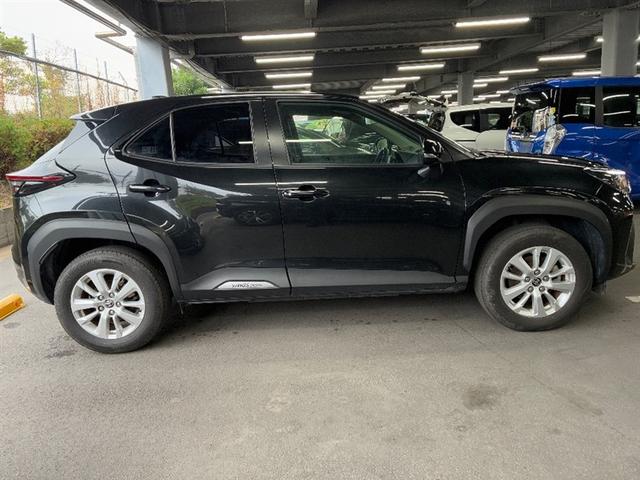 ヤリスクロス G ETC装備 リヤカメラ スマートエントリー イモビライザー オートエアコン アルミホイール キーレス パワーウィンドウ クルコン ABS ドライブレコーダー エアバッグ パワーステアリング(3枚目)