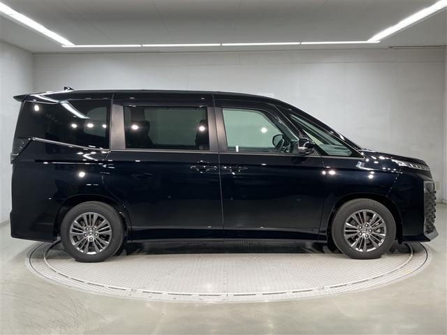 ヴォクシー Ｓ－Ｇ　点検記録簿付　Ｒカメラ　ミュージックプレイヤー接続可　アルミホイル　ＬＥＤヘッドランプ　横滑り防止装置　スマートキ　キーレスエントリー　３列シート　フルセグテレビ　ワンオーナー　盗難防止システム　ＴＶ（3枚目）