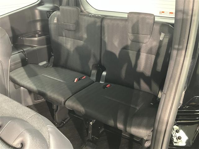 ヴォクシー Ｓ－Ｇ　点検記録簿付　Ｒカメラ　ミュージックプレイヤー接続可　アルミホイル　ＬＥＤヘッドランプ　横滑り防止装置　スマートキ　キーレスエントリー　３列シート　フルセグテレビ　ワンオーナー　盗難防止システム　ＴＶ（21枚目）