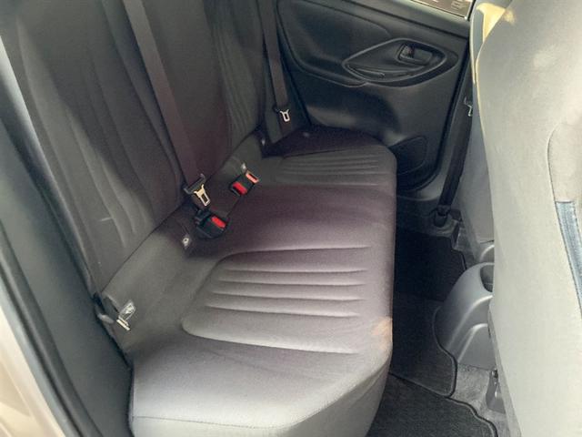 ヤリス X PCS スマートキーシステム 横滑り防止装置付き ワイヤレスキー バックガイドモニター 盗難防止 サイドエアバック エアコン Wエアバッグ パワーウインドウ ETC付き パワステ 運転席エアバッグ(13枚目)