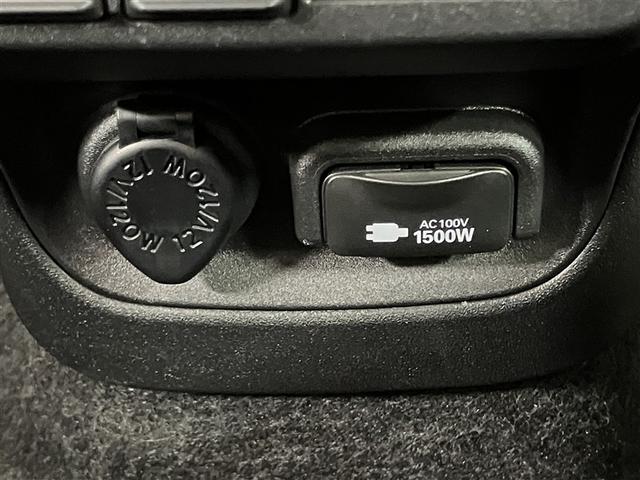 シエンタ ハイブリッドＺ　ＴＳＳ　ワンオーナ　エアバック　キーレスエントリー　ナビＴＶ　イモビライザー　バックモニター　ＬＥＤヘッドライト　ＥＴＣ車載器　横滑り防止　スマートキー　オートエアコン　サイドエアバッグ　ＷＳＲＳ（11枚目）