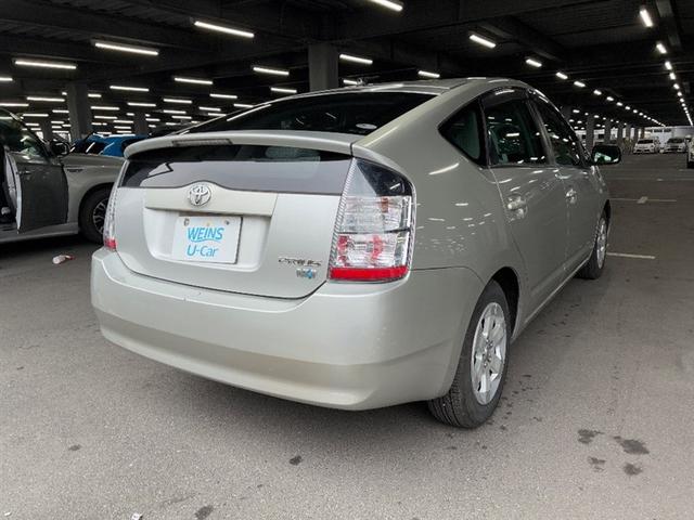 プリウス Ｓ　パワステ　パワーウィンドウ　スマキー　ＡＡＣ　キーレスエントリー　運転席エアバッグ　横滑り防止装置　アルミホイール　盗難防止システム　ＡＢＳ　ＥＴＣ　ダブルエアバッグ（2枚目）