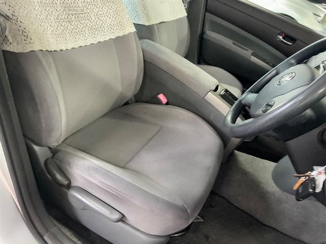 プリウス Ｓ　パワステ　パワーウィンドウ　スマキー　ＡＡＣ　キーレスエントリー　運転席エアバッグ　横滑り防止装置　アルミホイール　盗難防止システム　ＡＢＳ　ＥＴＣ　ダブルエアバッグ（11枚目）