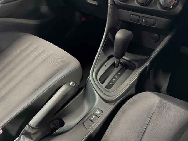 ヤリス X PCS スマートキーシステム 元レンタカー 横滑り防止装置付き ワイヤレスキー バックガイドモニター 盗難防止 サイドエアバック エアコン Wエアバッグ パワーウインドウ ETC付き パワステ ナビ(10枚目)