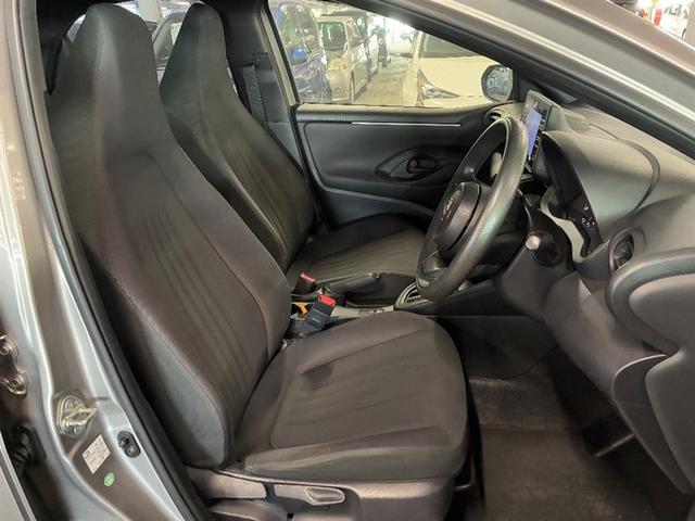 ヤリス X PCS スマートキーシステム 元レンタカー 横滑り防止装置付き ワイヤレスキー バックガイドモニター 盗難防止 サイドエアバック エアコン Wエアバッグ パワーウインドウ ETC付き パワステ ナビ(11枚目)