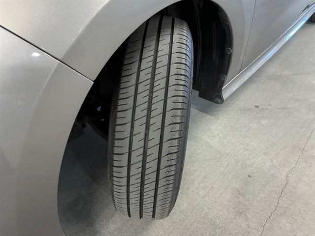 ヤリス X PCS スマートキーシステム 元レンタカー 横滑り防止装置付き ワイヤレスキー バックガイドモニター 盗難防止 サイドエアバック エアコン Wエアバッグ パワーウインドウ ETC付き パワステ ナビ(14枚目)