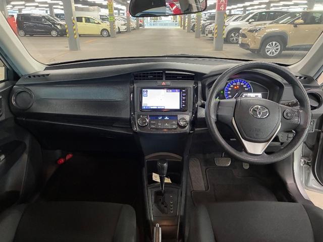 カローラアクシオ ハイブリッド EX イモビライザー エアコン バックモニター 衝突軽減ブレーキ ワンセグ キーレスキー パワーウィンドウ パワーステアリング メモリーナビ スマートキー ナビ&TV AUX接続(5枚目)