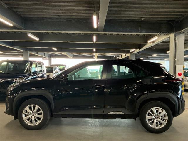 ヤリスクロス G ETC装備 リヤカメラ スマートエントリー イモビライザー オートエアコン アルミホイール キーレス パワーウィンドウ クルコン ABS ドライブレコーダー エアバッグ パワーステアリング(4枚目)