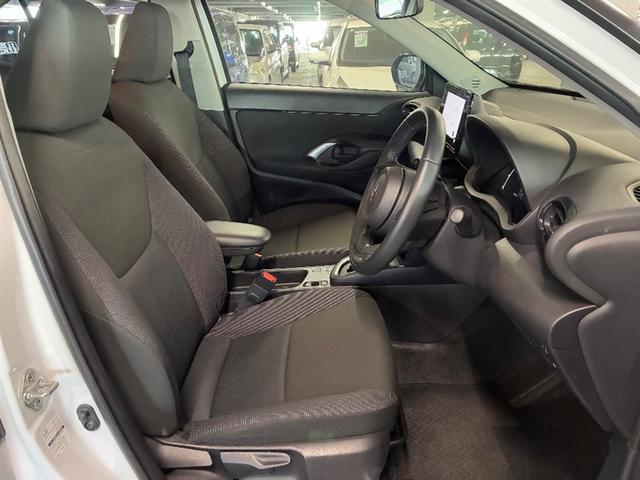 ヤリスクロス G ETC装備 リヤカメラ スマートエントリー イモビライザー オートエアコン アルミホイール キーレス パワーウィンドウ クルコン ABS ドライブレコーダー エアバッグ パワーステアリング(11枚目)