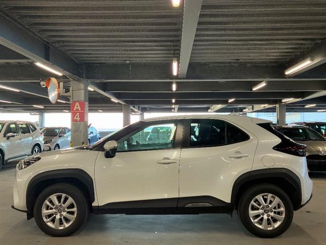 ヤリスクロス G ETC装備 リヤカメラ スマートエントリー イモビライザー オートエアコン アルミホイール キーレス パワーウィンドウ クルコン ABS ドライブレコーダー エアバッグ パワーステアリング(4枚目)