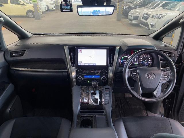 アルファードハイブリッド S タイプゴールドIII AC100V 地デジ クルコン Bカメラ ナビ&TV LEDライト オートエアコン 横滑り防止機能 スマートキー ETC アルミホイール 4WD 3列シート キーレスエントリー メモリーナビ(5枚目)