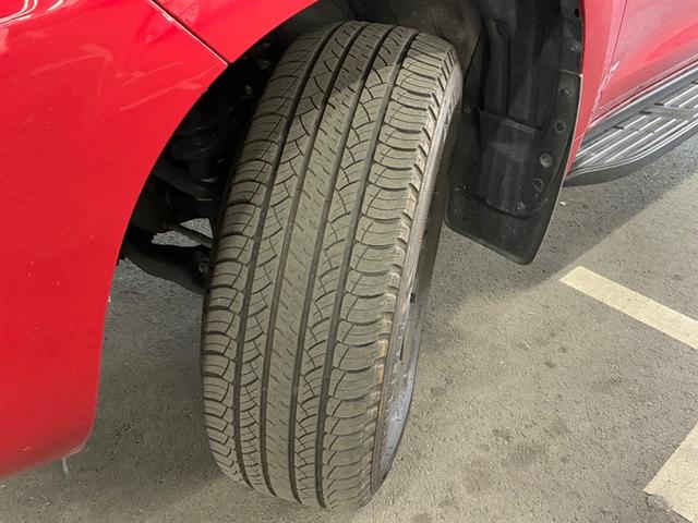 ランドクルーザープラド TX Lパッケージ マットブラックエディション オートクルーズ 踏み間違い防止装置 ナビ付 セキュリティー 電動パワーシート アルミ ETC車載器 3列シート LEDヘッドライト キーレス 4WD サンルーフ ミュージックプレイヤー接続可 ABS(15枚目)