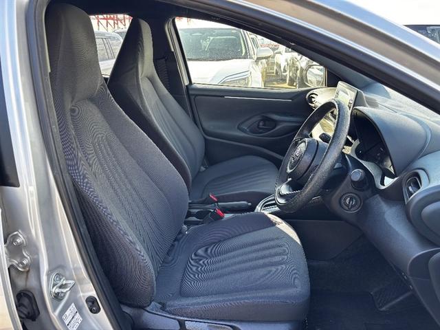 ヤリス Ｘ　被害軽減ブレーキ　Ｂカメラ　ドラレコ付　ミュージックプレイヤー接続可　クルーズコントロール　ＥＴＣ車載器　ＥＳＣ　サイドエアバッグ　メモリーナビ　パワーステアリング　エアバック　ＡＢＳ　ナビ（11枚目）