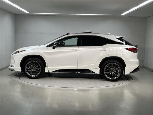 ＲＸ ＲＸ４５０ｈ　バージョンＬ　エアロ　プリクラッシュセーフティー　リアカメラ　ナビＴＶ　地デジ　メモリナビ　横滑り防止装置　盗難防止装置　エアバッグ　ＤＶＤ再生機能　１００Ｖ　大型サンルーフ　ＡＢＳ　ＬＥＤライト　アルミホイール（2枚目）