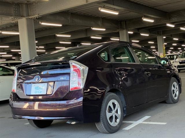 プリウス Ｓ　Ｂモニタ－　フルセグ地デジ　ＡＵＸ接続可　インテリキー　ＨＤＤナビゲーション　デュアルエアバック　エアＢ　イモビライザー　ＤＶＤ再生可能　ナビＴＶ　ＡＵＴＯエアコン　横スベリ防止　アルミホイール（4枚目）