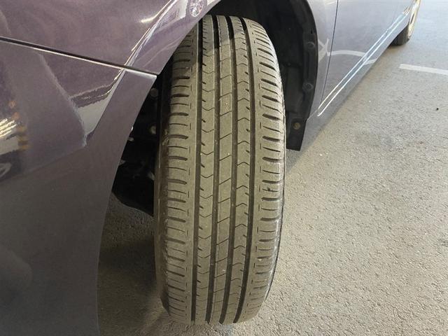 プリウス Ｓ　Ｂモニタ－　フルセグ地デジ　ＡＵＸ接続可　インテリキー　ＨＤＤナビゲーション　デュアルエアバック　エアＢ　イモビライザー　ＤＶＤ再生可能　ナビＴＶ　ＡＵＴＯエアコン　横スベリ防止　アルミホイール（15枚目）