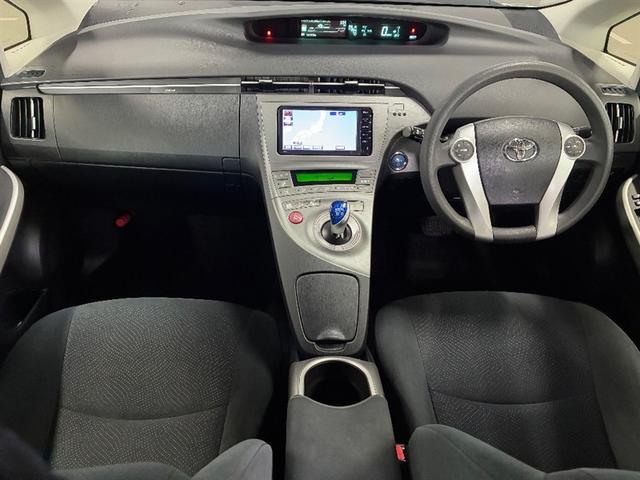 プリウス Ｓ　Ｂモニタ－　ＡＵＸ接続可　インテリキー　デュアルエアバック　エアＢ　イモビライザー　ドライブレコ－ダ－　ナビＴＶ　ＡＵＴＯエアコン　横スベリ防止　アルミホイール　ＥＴＣ装備　ＡＢＳ　サイドエアバッグ（5枚目）