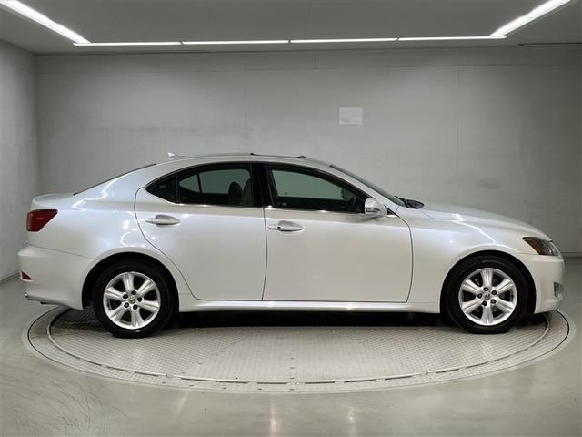 ＩＳ ＩＳ２５０　地デジチューナー　スマートキー＆プッシュスタート　電動パワーシート　キーレス　サイドエアバック　ＴＶナビ　ドラレコ　オ－トエアコン　ＡＢＳ　オートクルーズコントロール　ＤＶＤ　パワーウインドウ　ＤＳＣ（3枚目）