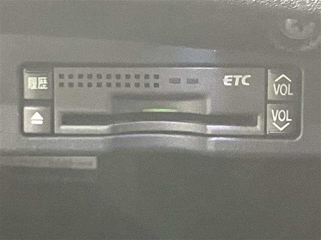 ＩＳ ＩＳ２５０　地デジチューナー　スマートキー＆プッシュスタート　電動パワーシート　キーレス　サイドエアバック　ＴＶナビ　ドラレコ　オ－トエアコン　ＡＢＳ　オートクルーズコントロール　ＤＶＤ　パワーウインドウ　ＤＳＣ（9枚目）