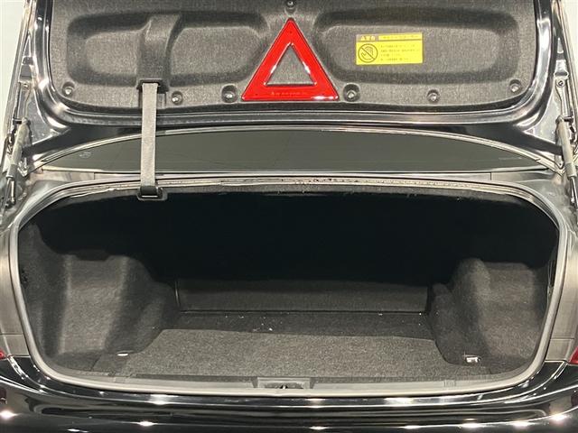 クラウン ロイヤルサルーン　ナビパッケージ　スマキー　運転席エアバッグ　エアコン　アルミホイール　クルコン　パワーステアリング　ＥＴＣ　パワーシート　ＤＶＤ　ＡＢＳ　ＨＤＤナビ　助手席エアバッグ　キーレス　ナビＴＶ　パワーウィンドウ（18枚目）