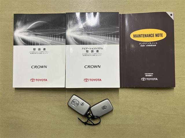 クラウン ロイヤルサルーン　ナビパッケージ　スマキー　運転席エアバッグ　エアコン　アルミホイール　クルコン　パワーステアリング　ＥＴＣ　パワーシート　ＤＶＤ　ＡＢＳ　ＨＤＤナビ　助手席エアバッグ　キーレス　ナビＴＶ　パワーウィンドウ（20枚目）