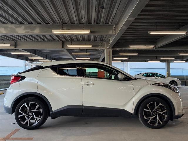 Ｃ－ＨＲ Ｇ－Ｔ　衝突被害軽減ブレーキ　フルセグ地デジ　ＬＥＤヘッドランプ　盗難防止システム　アルミホイール　オートクルーズコントロール　メモリーナビ　ミュージックプレイヤー接続可　バックカメラ　ドラレコ　ＥＴＣ車載器（3枚目）