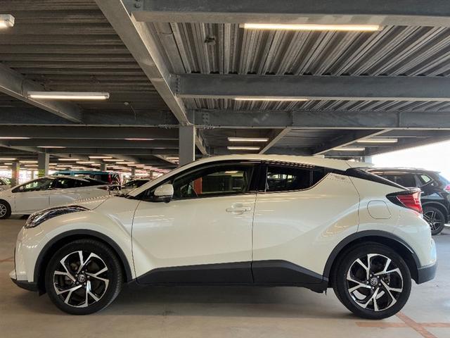 Ｃ－ＨＲ Ｇ－Ｔ　衝突被害軽減ブレーキ　フルセグ地デジ　ＬＥＤヘッドランプ　盗難防止システム　アルミホイール　オートクルーズコントロール　メモリーナビ　ミュージックプレイヤー接続可　バックカメラ　ドラレコ　ＥＴＣ車載器（4枚目）