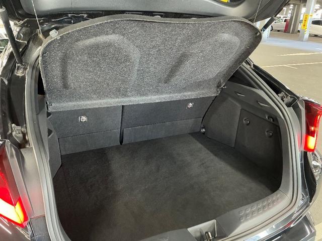 Ｃ－ＨＲ Ｇ　ドライブレコーダー付　衝突軽減　ＥＳＣ　キーレスエントリー　ＬＥＤライト　Ｂカメ　盗難防止システム　オートクルーズコントロール　スマートキー　アルミホイール　ナビ付　フルオートエアコン　ＡＢＳ　ＥＴＣ（13枚目）