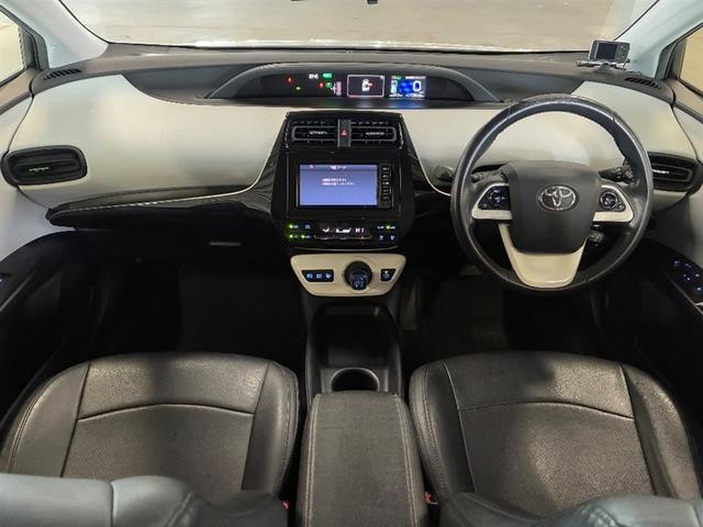 プリウス Ｓ　ＬＥＤヘット　盗難防止システム　スマキー　ＡＣ　ナビ＆ＴＶ　ドライブレコーダー　メディアプレイヤー接続　横滑り防止システム　バックガイドモニター　ＥＴＣ車載器　アルミホイール　運転席パワーウィンドウ（5枚目）